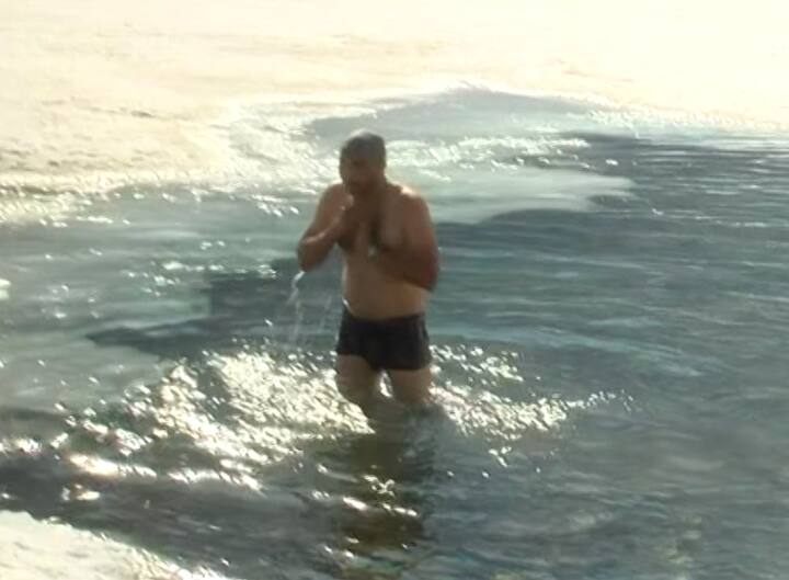 ਚੰਡੀਗੜ੍ਹ: ਸ੍ਰੀ ਗੁਰੂ ਗੋਬਿੰਦ ਸਿੰਘ ਜੀ ਵੱਲੋਂ ਕੀਤੇ ਗਏ ਤਪ ਵਾਲੇ ਅਸਥਾਨ ਸ੍ਰੀ ਹੇਮਕੁੰਟ ਸਾਹਿਬ ਦੇ ਦਰਸ਼ਨਾਂ ਲਈ ਰੋਜ਼ਾਨਾ ਹਜ਼ਾਰਾਂ ਦੀ ਗਿਣਤੀ ਵਿੱਚ ਸੰਗਤ ਪਹੁੰਚ ਰਹੀ ਹੈ। 