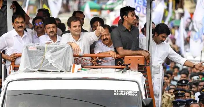 Rahul Gandhi is spending his second day in Keralas Wayanad by holding a roadshow ਜਿੱਤ ਮਗਰੋਂ ਲੋਕਾਂ ਦਾ ਧੰਨਵਾਦ ਕਰਨ ਵਾਇਨਾਡ ਪੁੱਜੇ ਰਾਹੁਲ, ਮੋਦੀ ਨੂੰ ਕਿਹਾ ਝੂਠਾ