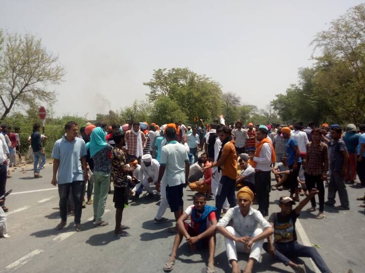 ਵੱਡੀ ਗਿਣਤੀ ਵਿੱਚ ਪੁੱਜੇ ਔਰਤਾਂ ਤੇ ਬੱਚਿਆਂ ਨੇ ਸਰਕਾਰ ਖ਼ਿਲਾਫ਼ ਜੰਮ ਕੇ ਨਾਅਰੇਬਾਜ਼ੀ ਕੀਤੀ। 