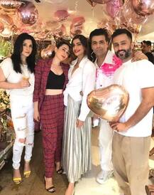 34ਤੀਆਂ ਦੀ ਹੋਈ ਸੋਨਮ ਕਪੂਰ, ਵੇਖੋ ਸਿਤਾਰਿਆਂ ਦੀ ਮਸਤੀ