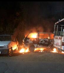 ਸ਼ਿਮਲਾ \'ਚ ਤਿੰਨ ਵਾਹਨਾਂ ਨੂੰ ਅੱਗ, ਵੇਖੋ ਤਸਵੀਰਾਂ