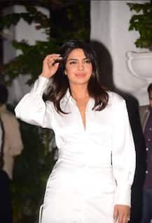 ‘ਸਕਾਈ ਇਜ਼ ਪਿੰਕ’ ਦੀ ਸ਼ੂਟਿੰਗ ਮਗਰੋਂ ਪਾਰਟੀ \'ਚ ਪ੍ਰਿਅੰਕਾ ਦਾ ਅੰਦਾਜ਼