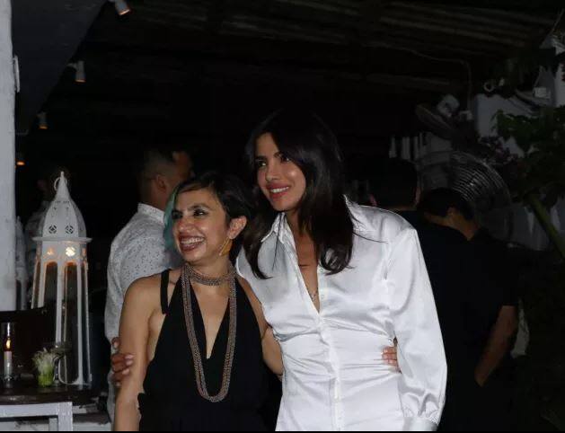 ਫ਼ਿਲਮ ਦਾ ਡਾਇਰੈਕਸ਼ਨ ਸ਼ੋਨਾਲੀ ਬੋਸ ਕਰ ਰਹੀ ਹੈ।