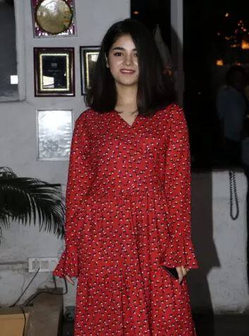 ਫ਼ਿਲਮ ‘ਚ ਦੰਗਲ ਗਰਲ ਜਾਇਰਾ ਵਸੀਮ ਮੁੱਖ ਭੂਮਿਕਾ ‘ਚ ਨਜ਼ਰ ਆੳਣ ਵਾਲੀ ਹੈ।