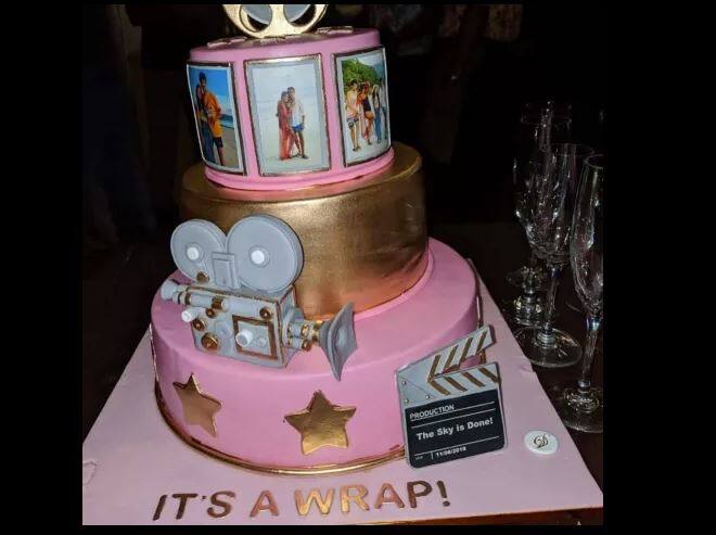 ਰੈਪਅੱਪ ਪਾਰਟੀ ਲਈ ਖੂਬਸੂਰਤ ਕੇਕ ਲਿਆਂਦਾ ਗਿਆ ਜਿਸ ‘ਚ ਕਲਿਪਬੋਰਡ ‘ਚ ਫ਼ਿਲਮ ਦਾ ਨਾਂ ਲਿਖਿਆ ਹੋਇਆ ਹੈ। ਇਸ ਤੋਂ ਇਲਾਵਾ ਫ਼ਿਲਮ ਦੀ ਸ਼ੂਟਿੰਗ ਦੀਆਂ ਕੁਝ ਤਸਵੀਰਾਂ ਵੀ ਇਸ ‘ਤੇ ਲਾਈਆਂ ਗਈਆਂ ਹਨ।