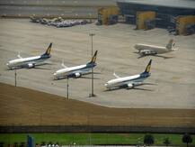 ਪਿਆਰ \'ਚ ਡੁੱਬੇ ਨੌਜਵਾਨ ਨੇ ਜਹਾਜ਼ ਹਾਈਜੈਕ ਦੀ ਦਿੱਤੀ ਧਮਕੀ, ਹੁਣ ਸਜ਼ਾ ਦੇ ਨਾਲ ਦੇਣਾ ਪਵੇਗਾ 5 ਕਰੋੜ ਰੁਪਏ ਦਾ ਜ਼ੁਰਮਾਨਾ