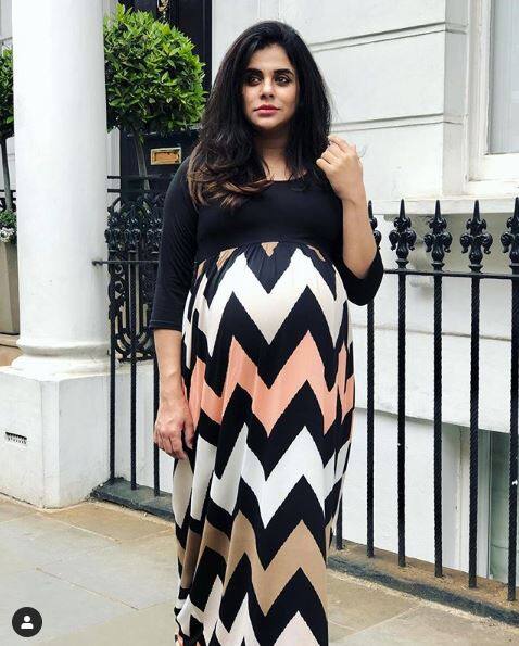 ਬੇਬੀ ਬੰਪ ਨਾਲ ਸਾਰਾ ਨੇ ਆਪਣੇ ਕਾਫੀ ਫੋਟੋਸ਼ੂਟ ਕਰਵਾਏ ਹਨ। ਸਾਰਾ ਵਿਆਹ ਦੇ 10 ਸਾਲ ਬਾਅਦ ਮਾਂ ਬਣ ਰਹੀ ਹੈ।