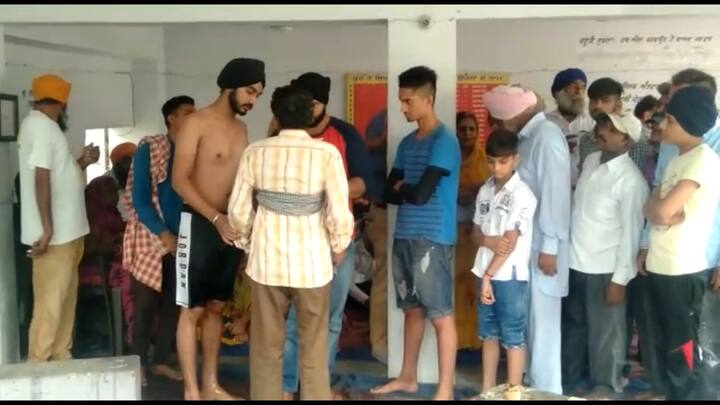ਪਿੰਡ ਵਿੱਚ ਡੂੰਗਾ ਖੂਹ ਹੈ ਜੋ ਲਗਪਗ 200 ਸਾਲ ਪੁਰਾਣਾ ਹੈ। ਕਿਹਾ ਜਾਂਦਾ ਹੈ ਕਿ ਉਸ ਸਮੇਂ ਇੱਕ ਮਹਾਪੁਰਸ਼ ਆਏ ਸੀ ਤੇ ਉਨ੍ਹਾਂ ਇਸ ਖੂਹ ਵਿੱਚ ਇਸ਼ਨਾਨ ਕੀਤਾ ਸੀ ਜਿਸ ਮਗਰੋਂ ਉਨ੍ਹਾਂ ਵਰਦਾਨ ਦਿੱਤਾ ਕਿ ਇਹ ਖੂਹ ਹਰ ਬਿਮਾਰੀ ਦਾ ਨਿਵਾਰਣ ਕਰੇਗਾ।