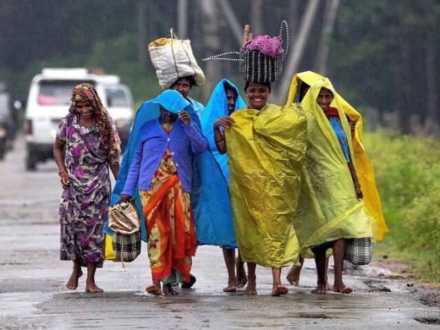 More rain possible this evening & Monday ਮਾਨਸੂਨ ਨੇ ਫੜੀ ਰਫ਼ਤਾਰ, 4 ਦਿਨਾਂ ‘ਚ 10 ਸੂਬੇ ਕਵਰ