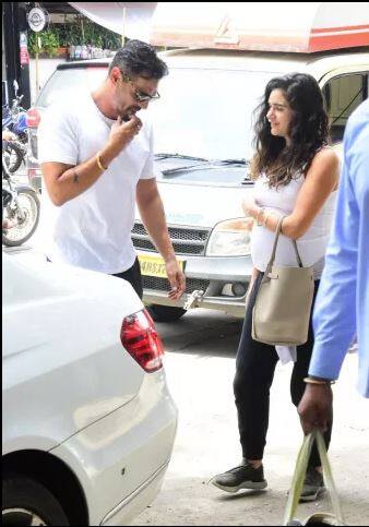 ਕੁਝ ਹੀ ਦਿਨ ਪਹਿਲਾਂ ਅਰਜੁਨ ਰਾਮਪਾਲ ਨੇ ਗੈਬ੍ਰਿਏਲਾ ਨਾਲ ਬੈਬੀ ਸ਼ਾਵਰ ਦੀ ਰਸਮ ਕੀਤੀ ਸੀ।