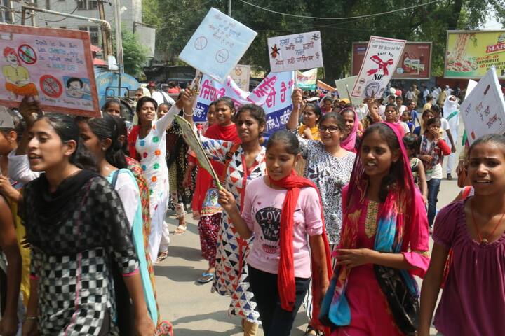 ਬਠਿੰਡਾ: ਅੰਤਰਰਾਸ਼ਟਰੀ ਨਸ਼ਾ ਵਿਰੋਧੀ ਦਿਵਸ ਮਨਾਇਆ ਜਾ ਰਿਹਾ ਹੈ। ਬਠਿੰਡਾ ਵਿੱਚ ਵੀ ਇਸ ਦਿਹਾੜੇ ਨੂੰ ਮਨਾਉਣ ਲਈ ਲੋਕਾਂ ਨੇ ਰੈਲੀ ਕੱਢੀ, ਜਿਸ ਵਿੱਚ ਵੱਡੀ ਗਿਣਤੀ ਵਿੱਚ ਬੱਚੇ ਤੇ ਬਜ਼ੁਰਗਾਂ ਨੇ ਹਿੱਸਾ ਲਿਆ। 