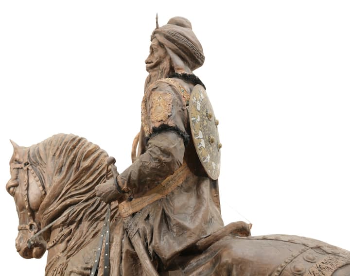 ਇਹ ਛੋਟੇ ਆਕਾਰ ਦਾ ਘੋੜਾ ਬਹੁਤ ਬੁੱਧੀਮਾਨ ਤੇ ਤੇਜ਼ ਸੀ। ਉਹ ਮਹਾਰਾਜਾ ਦਾ ਪਿਆਰਾ ਘੋੜਾ ਬਣ ਗਿਆ ਕਿਉਂਕਿ ਮਹਾਰਾਜਾ ਦੀ ਆਪਣੀ ਲੰਬਾਈ 5.5 ਇੰਚ ਸੀ।