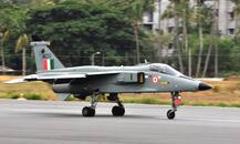 ਫੌਜੀ ਜਹਾਜ਼ ਜੈਗੁਆਰ ਨਾਲ ਟਕਰਾਇਆ ਪੰਛੀ, ਐਮਰਜੈਂਸੀ ਲੈਂਡਿੰਗ, ਘਰਾਂ \'ਚ ਤਰੇੜਾਂ