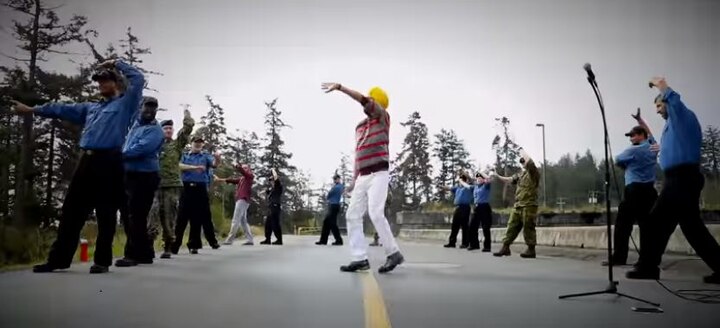 Watch: Canadian Armed Forces do some serious bhangra moves ਕੈਨੇਡੀਅਨ ਜਵਾਨਾਂ ਦੇ ਭੰਗੜੇ ਨੇ ਲੁੱਟੇ ਦਿਲ, ਵੇਖੋ ਵੀਡੀਓ 