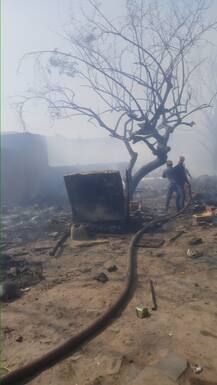 ਅੰਮ੍ਰਿਤਸਰ \'ਚ 40 ਝੁੱਗੀਆਂ ਸੜ ਕੇ ਸਵਾਹ, ਵੇਖੋ ਤਸਵੀਰਾਂ