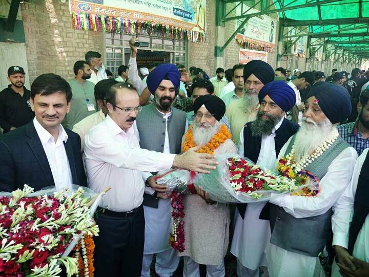 ਸ਼੍ਰੋਮਣੀ ਕਮੇਟੀ ਵੱਲੋਂ 282 ਸ਼ਰਧਾਲੂਆਂ ਦੇ ਪਾਸਪੋਰਟ ਵੀਜ਼ੇ ਲਈ ਭੇਜੇ ਗਏ ਸਨ, ਜਿਨ੍ਹਾਂ ਵਿੱਚੋਂ 224 ਸ਼ਰਧਾਲੂਆਂ ਨੂੰ ਵੀਜ਼ੇ ਦਿੱਤੇ ਗਏ ਜਦਕਿ ਬਾਕੀ 58 ਸ਼ਰਧਾਲੂਆਂ ਦੇ ਵੀਜ਼ੇ ਰੱਦ ਹੋ ਗਏ।