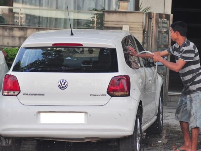 Don't you make these big mistakes while washing the car? Car Washing Tips: ਕਾਰ ਧੋਂਦੇ ਸਮੇਂ ਕੀਤੇ ਤੁਸੀਂ ਤਾਂ ਨਹੀਂ ਕਰਦੇ ਇਹ ਵੱਡੀਆਂ ਗਲਤੀਆਂ?