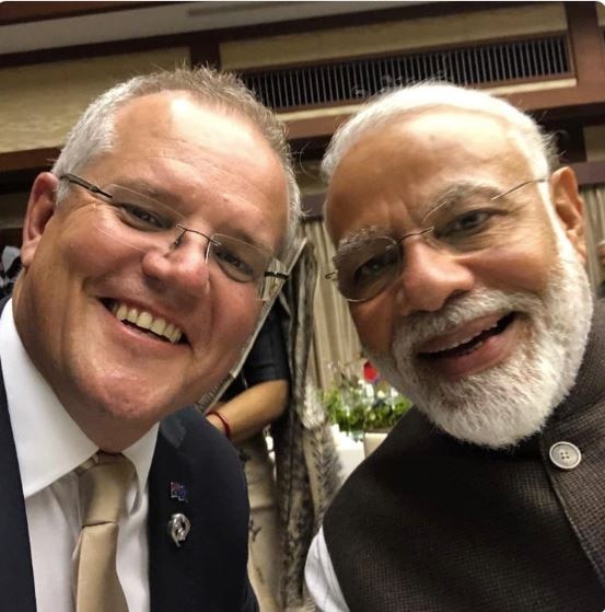 Australian PM Scott Morrison takes selfie with Indian PM ਪ੍ਰਧਾਨ ਮੰਤਰੀ ਮੋਦੀ ‘ਤੇ ਚੜਿਆ ਸੈਲਫੀ ਦਾ ਬੁਖਾਰ, ਸਕਾਟ ਨਾਲ ਕਲਿੱਕ ਕੀਤੀ ਫੋਟੋ