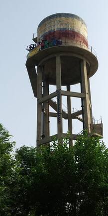 ਪੈਟਰੋਲ ਦੀਆਂ ਬੋਤਲਾਂ ਲੈ ਕੇ ਟੈਂਕੀ \'ਤੇ ਚੜ੍ਹੇ ਸਰਕਾਰੀ ਮੁਲਾਜ਼ਮ, ਆਰ-ਪਾਰ ਦੀ ਲੜਾਈ ਦਾ ਐਲਾਨ