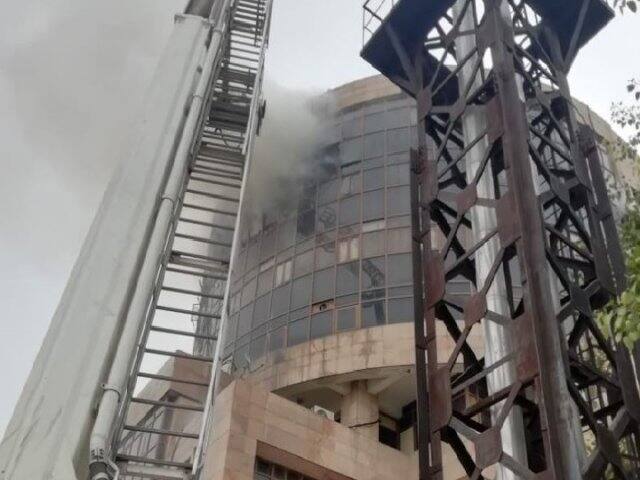 ਸਿਹਤ ਵਿਭਾਗ ਦੇ ਦਫਤਰ ਨੂੰ ਲੱਗੀ ਅੱਗ, ਇਮਾਰਤ ਨੂੰ ਵੱਡਾ ਨੁਕਸਾਨ Massive fire breaks out at DGHS office in Delhis Karkardooma ਸਿਹਤ ਵਿਭਾਗ ਦੇ ਦਫਤਰ ਨੂੰ ਲੱਗੀ ਅੱਗ, ਇਮਾਰਤ ਨੂੰ ਵੱਡਾ ਨੁਕਸਾਨ