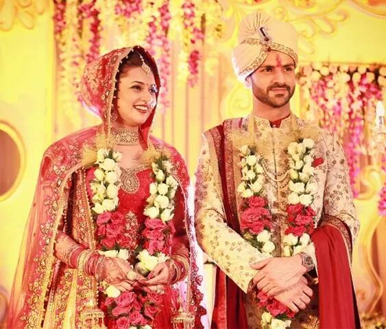 ਦੱਸ ਦੇਈਏ ਹਾਲ ਹੀ ਵਿੱਚ ਇਹ ਜੋੜੀ ਛੁੱਟੀਆਂ ਮਨਾ ਕੇ ਆਈ ਹੈ। ਵਾਪਸੀ ਬਾਅਦ ਵਿਵੇਕ ਦੀ ਤਬੀਅਤ ਬੇਹੱਦ ਖਰਾਬ ਹੋ ਗਈ ਸੀ ਤੇ ਉਸ ਨੂੰ ਹਸਪਤਾਲ ਦਾਖ਼ਲ ਕਰਵਾਉਣਾ ਪਿਆ।