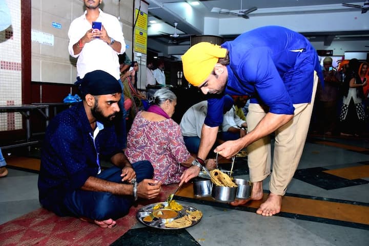 ਇਸ ਮੌਕੇ ਉਨ੍ਹਾਂ ਦੱਸਿਆ ਕਿ ਇਹ ਇਕਲੌਤੀ ਅਜਿਹੀ ਥਾਂ ਹੈ ਜਿੱਥੇ ਉਹ ਖੁਦ ਨਾਲ ਬੈਠਦੇ ਹਨ ਤੇ ਰੱਬ ਪ੍ਰਤੀ ਆਪਣੀ ਸ਼ਰਧਾ ਜ਼ਾਹਿਰ ਕਰਦੇ ਹਨ।