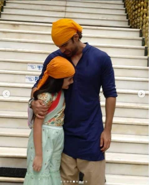 ਮੋਹਿਤ ਤੇ ਕੁਲਫੀ ਨੇ ਕਾਫੀ ਖੂਬਸੂਰਤ ਤਸਵੀਰਾਂ ਨੂੰ ਸੋਸ਼ਲ ਮੀਡੀਆ ‘ਤੇ ਆਪਣੇ ਫੈਨਸ ਲਈ ਸ਼ੇਅਰ ਕੀਤਾ ਹੈ ਜਿਨ੍ਹਾਂ ਨੂੰ ਫੈਨਸ ਨੇ ਕਾਫੀ ਪਸੰਦ ਵੀ ਕੀਤਾ ਹੈ।