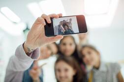 ਲਓ ਜੀ ਅਧਿਆਪਕਾਂ ਲਈ ਹੁਣ ਨਵਾਂ ਫੁਰਮਾਨ, ਸਕੂਲ ਪਹੁੰਚ ਭੇਜੋ ਸੈਲਫੀ ਨਹੀਂ ਕਟਾਓ ਤਨਖ਼ਾਹ