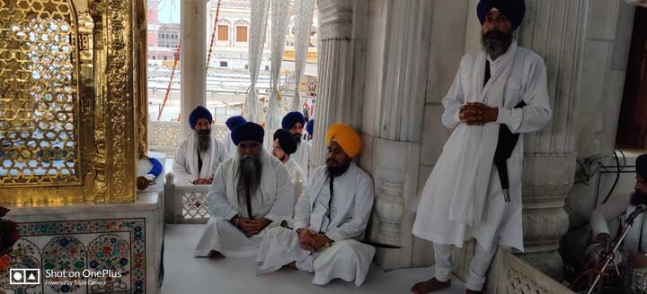 ਸ੍ਰੀ ਅਕਾਲ ਤਖਤ ਸਾਹਿਬ ਦੇ ਜਥੇਦਾਰ ਗਿਆਨੀ ਹਰਪ੍ਰੀਤ ਸਿੰਘ ਵਿਸ਼ੇਸ਼ ਤੌਰ 'ਤੇ ਸ੍ਰੀ ਅਕਾਲ ਸਾਹਿਬ ਵਿਖੇ ਪੁੱਜੇ। ਉਨ੍ਹਾਂ ਨਾਲ ਦਮਦਮੀ ਟਕਸਾਲ ਦੇ ਮੁਖੀ ਬਾਬਾ ਹਰਨਾਮ ਸਿੰਘ ਖ਼ਾਲਸਾ ਵੀ ਮੌਜੂਦ ਸਨ।