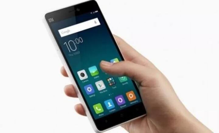 ਇੱਕ ਫੋਨ 'ਤੇ ਸਾਂਸਦ ਨੂੰ 50 ਹਜ਼ਾਰ ਕਾਲਾਂ ਮੁਫ਼ਤ ਮਿਲਦੀਆਂ ਹਨ ਤੇ ਉਨ੍ਹਾਂ ਨੂੰ ਤਿੰਨ ਫੋਨ ਮਿਲਦੇ ਹਨ। ਇਸ ਤਰ੍ਹਾਂ ਸਾਲ 'ਚ 1.5 ਲੱਖ ਕਾਲਾਂ ਮੁਫ਼ਤ ਮਿਲਦੀਆਂ ਹਨ।