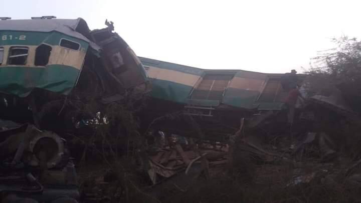 ਇਮਰਾਨ ਖ਼ਾਨ ਨੇ ਟਵੀਟ ਕੀਤਾ ਕਿ ਉਨ੍ਹਾਂ ਰੇਲ ਮੰਤਰੀ ਨੂੰ ਰੇਲਵੇ ਦੀ ਦੇ ਬੁਨਿਆਦੀ ਢਾਂਚੇ ਤੇ ਸੇਫਟੀ ਸਟੈਂਡਰਡਜ਼ ਨੂੰ ਯਕੀਨੀ ਕਰਨ ਲਈ ਤੁਰੰਤ ਕਦਮ ਚੁੱਕਣ ਦੀ ਹਦਾਇਤ ਕੀਤੀ ਹੈ।