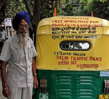 ਸੜਕ ਹਾਦਸਿਆਂ ਵੇਲੇ ਮਦਦ ਲਈ ਸਦਾ ਤਿਆਰ ਰਹਿੰਦਾ ਸਿੱਖ ਫਰਿਸ਼ਤਾ