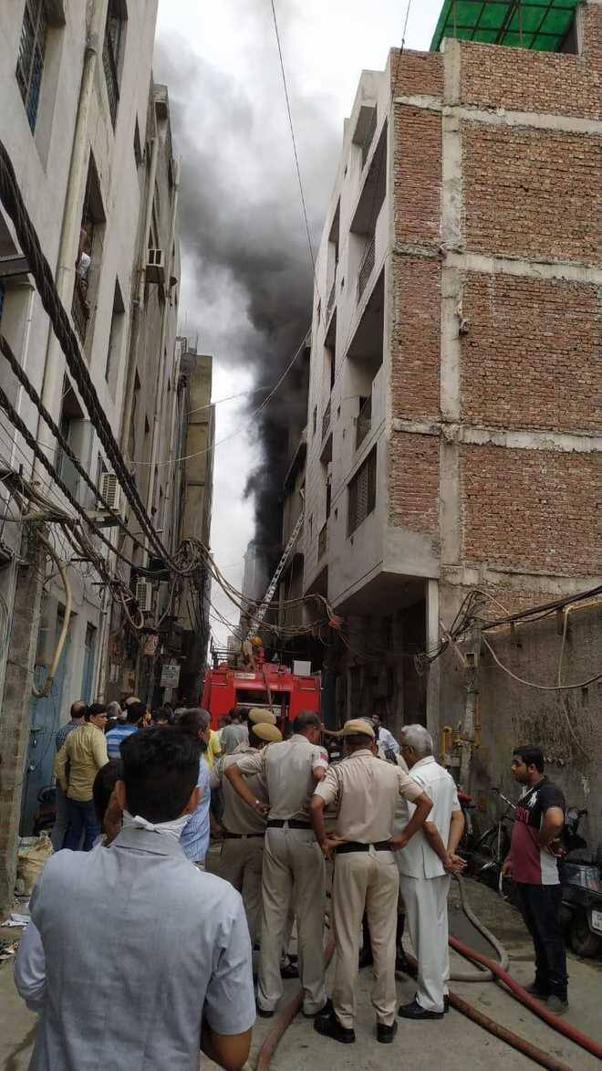 fire in delhi rubber factory 3 killed ਰਬੜ ਫੈਕਟਰੀ ਨੂੰ ਲੱਗੀ ਅੱਗ, ਔਰਤ ਸਮੇਤ ਤਿੰਨ ਮਜ਼ਦੂਰ ਜਿਊਂਦੇ ਸੜੇ