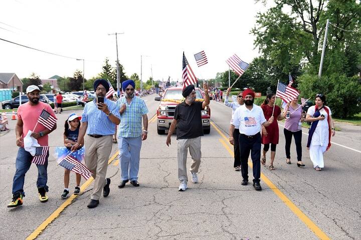 ਓਹਾਈਹੋ ਸੂਬੇ ਦੀ ਰਾਜਧਾਨੀ ਕੋਲੰਬਸ ਦੇ ਡਾਊਨ ਟਾਊਨ ਤੇ ਹਵਾਈ ਜਹਾਜ਼ ਦੀ ਜਨਮ ਭੂਮੀ ਵਜੋਂ ਜਾਣੇ ਜਾਂਦੇ ਸ਼ਹਿਰ ਡੇਟਨ ਵਿੱਚ ਵੀ ਇਸ ਮੌਕੇ ਪਰੇਡ ਕੱਢੀ ਗਈ। 