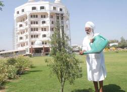 ਬੂਟਿਆਂ ਵਾਲੇ ਬਾਬੇ ਦੀ ਕਰਾਮਾਤ, 20 ਸਾਲਾਂ 'ਚ 4 ਸੂਬਿਆਂ 'ਚ ਲਾਏ 4,00,000 ਬੂਟੇ