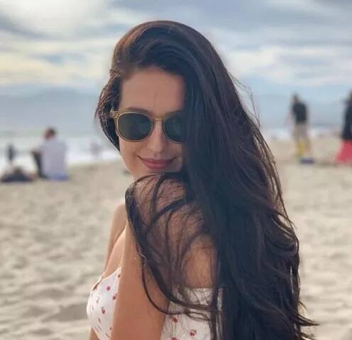  ਇਜਾਬੇਲ ਨੇ ਕੁਝ ਤਸਵੀਰਾਂ ਵਿੱਚ ਕੈਲੀਫੋਰਨੀਆ ਦੇ ਮਾਲਿਬੂ ਦੀਆਂ ਤਸਵੀਰਾਂ ਵੀ ਪੋਸਟ ਕੀਤੀਆਂ ਹਨ।