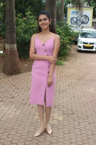 ਇਸ ਫ਼ਿਲਮ ਦਾ ਨਿਰਦੇਸ਼ਨ ਪ੍ਰਸ਼ਾਂਤ ਮਮਪੁਲੀ ਨੇ ਕੀਤਾ ਹੈ। ਫ਼ਿਲਮ ਦੀ ਪਟਕਥਾ ਵੀ ਉਨ੍ਹਾਂ ਹੀ ਲਿਖੀ ਹੈ। ਨਿਰਮਾਣ ਆਰਾਟ ਐਂਟਰਟੇਨਮੈਂਟ ਦੇ ਬੈਨਰ ਹੇਠ ਕੀਤਾ ਜਾ ਰਿਹਾ ਹੈ।