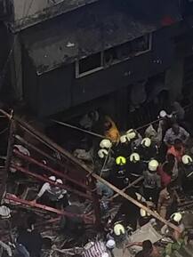 ਤੇਜ਼ ਮੀਂਹ ਨਾਲ 100 ਸਾਲ ਪੁਰਾਣੀ ਇਮਾਰਤ ਡਿੱਗੀ, 12 ਮੌਤਾਂ