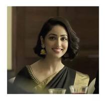 ਦੇਸ਼ ਨੂੰ ਚੜ੍ਹਿਆ ਸਾੜੀ ਦਾ ਖੁਮਾਰ, ਅਦਾਕਾਰਾਂ ਤੇ ਸਿਆਸਤਦਾਨਾਂ ਨੇ ਸ਼ੇਅਰ ਕੀਤੀਆਂ ਤਸਵੀਰਾਂ