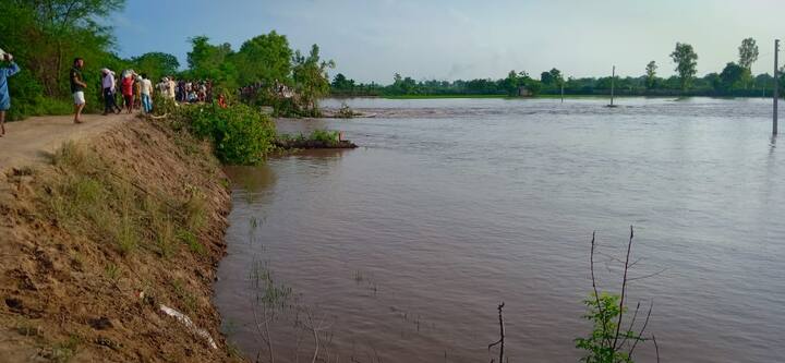 ਘੱਗਰ ਦੇ ਪਾਣੀ ਨੇ ਕਈ ਪਿੰਡਾਂ ਵਿੱਚ ਵੀ ਤਬਾਹੀ ਮਚਾ ਦਿੱਤੀ ਹੈ। 