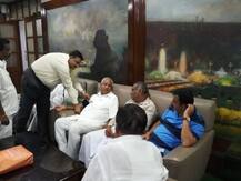 ਕਰਨਾਟਕ \'ਚ ਸਿਆਸੀ ਘਮਸਾਣ ਜਾਰੀ, ਰੋਟੀ-ਟੁੱਕ ਖਾ ਵਿਧਾਇਕਾਂ ਸਦਨ \'ਚ ਹੀ ਕੱਟੀ ਰਾਤ