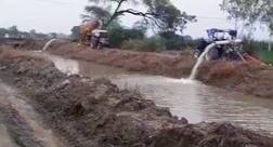 ਪਹਿਲਾਂ ਫ਼ਸਲਾਂ ਪਾਲਣ ਲਈ ਤੇ ਹੁਣ ਫ਼ਸਲਾਂ ਬਚਾਉਣ ਲਈ ਤੇਲ ਫੂਕਣ ਨੂੰ ਮਜਬੂਰ ਕਿਸਾਨ