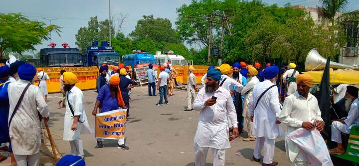  ਇਸ ਦੌਰਾਨ ਜਦੋਂ ਸਿੱਖ ਜਥੇਬੰਦੀਆਂ ਨੇ ਚੰਡੀਗੜ੍ਹ ਵਿੱਚ ਵੜਨ ਦੀ ਕੋਸ਼ਿਸ਼ ਕੀਤੀ ਤਾਂ ਚੰਡੀਗੜ੍ਹ ਪੁਲਿਸ ਨੇ ਮੁਹਾਲੀ ਤੇ ਚੰਡੀਗੜ੍ਹ ਬਾਰਡਰ 'ਤੇ ਸਿੱਖ ਜਥੇਬੰਦੀਆਂ ਨੂੰ ਰੋਕਿਆ ਤੇ ਅੱਥਰੂ ਗੈਸ ਸਮੇਤ ਪਾਣੀ ਦੀਆਂ ਬੁਛਾੜਾਂ ਮਾਰੀਆਂ।