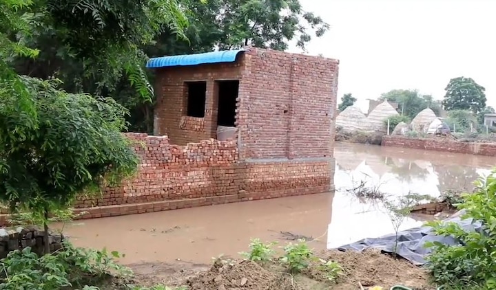 water from ghaggar breach started clogging in moonak city 100 ਘੰਟਿਆਂ ਬਾਅਦ ਵੀ ਨਹੀਂ ਪੂਰਿਆ ਗਿਆ ਘੱਗਰ ਦਾ ਪਾੜ, ਹੜ੍ਹਾਂ ਨੇ ਮਚਾਈ ਤਬਾਹੀ
