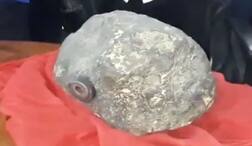 ਅਸਮਾਨ ਤੋਂ ਡਿੱਗਿਆ ਅਜੀਬ ਪੱਥਰ, ਵੀਡੀਓ ਦੇਖ ਲੋਕਾਂ ‘ਚ ਮੱਚਿਆ ਹੜਕੰਪ