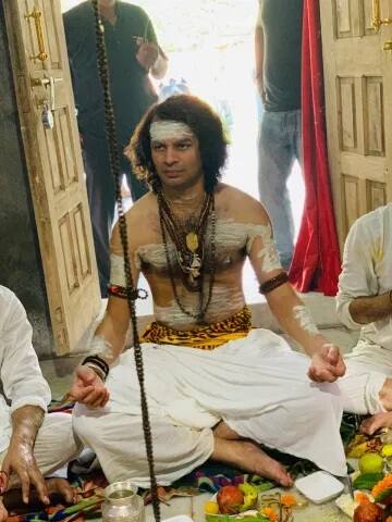 ਸਾਉਣ ਤੋਂ ਪਹਿਲਾਂ ਸੋਮਵਾਰ ਨੂੰ ਤੇਜ ਪ੍ਰਤਾਪ ਕੁਝ ਇਸ ਅੰਦਾਜ਼ ਵਿੱਚ ਭਗਵਾਨ ਸ਼ਿਵ ਦੀ ਪੂਜਾ ਕਰਦਿਆਂ ਵੇਖੇ ਗਏ।