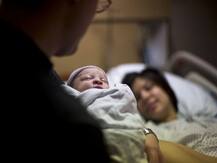 ਹਸਪਤਾਲ ‘ਚ ਫ਼ਿਲਮੀ ਡਰਾਮਾ, ਤਿੰਨ ਬੰਦਿਆਂ ਨੇ ਕੀਤਾ ਬੱਚੀ ਦੇ ਪਿਤਾ ਹੋਣ ਦਾ ਦਾਅਵਾ