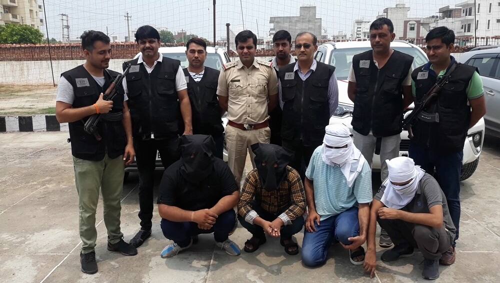 ਮਹਿੰਗੀਆਂ ਕਾਰਾਂ ਲੁੱਟਣ ਵਾਲੇ ਚਾਰ ਬਦਮਾਸ਼ ਅੜਿੱਕੇ, ਗੱਡੀਆਂ ਲੁੱਟ ਕੇ ਸਸਤੇ ਭਾਅ ਵੇਚਦੇ ਸੀ sonipat stf arrested 4 members of most wanted gang ਮਹਿੰਗੀਆਂ ਕਾਰਾਂ ਲੁੱਟਣ ਵਾਲੇ ਚਾਰ ਬਦਮਾਸ਼ ਅੜਿੱਕੇ, ਗੱਡੀਆਂ ਲੁੱਟ ਕੇ ਸਸਤੇ ਭਾਅ ਵੇਚਦੇ ਸੀ