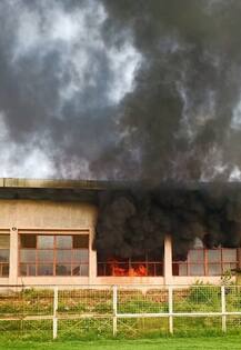 ਗੁਰੂ ਨਗਰੀ ਦੇ ਸਟੇਡੀਅਮ \'ਚ ਅੱਗ, ਖੇਡਾਂ ਦਾ ਸਮਾਨ ਸੜ ਕੇ ਸੁਆਹ 