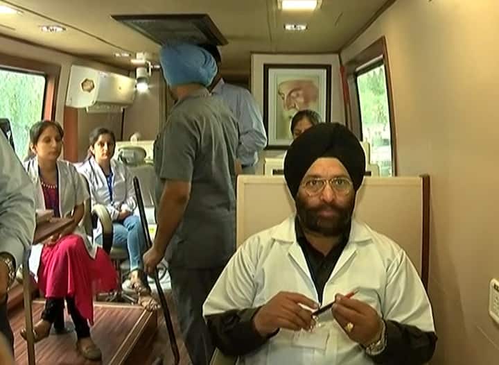 ਮੋਬਾਇਲ ਹਸਪਤਾਲ ਦਾ ਸਾਰਾ ਖਰਚਾ ਲਗਾਤਾਰ ਤੀਜੀ ਵਾਰ ਐਮਐਲਏ ਬਣੇ ਸੰਗਤ ਸਿੰਘ ਗਿਲਜੀਆਂ ਤੇ ਉਨ੍ਹਾਂ ਦੇ ਪਰਿਵਾਰ ਵੱਲੋਂ ਚੁੱਕਿਆ ਜਾਏਗਾ। 
